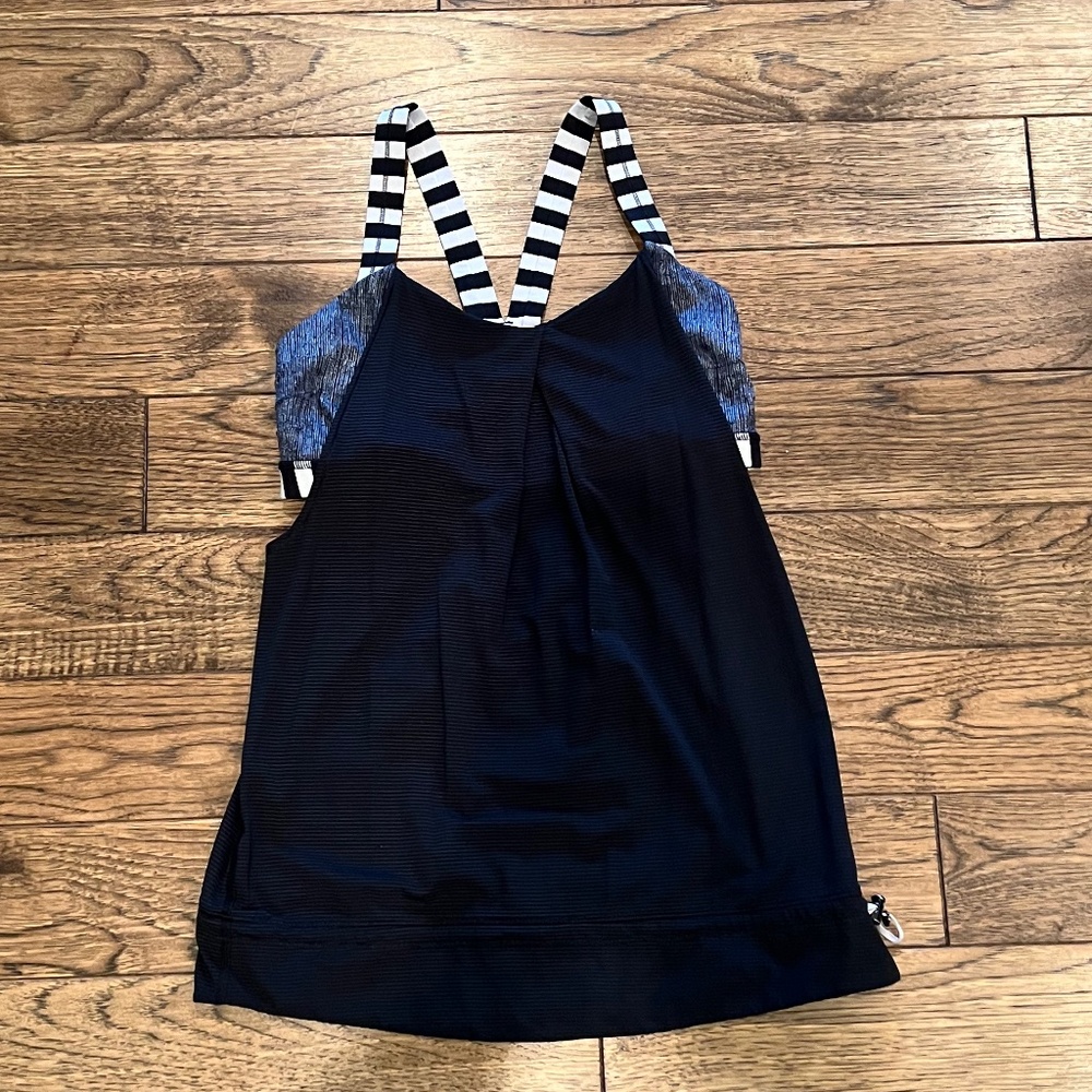 Lululemon Rest Less Tank, Size 8, Black/White Stripe